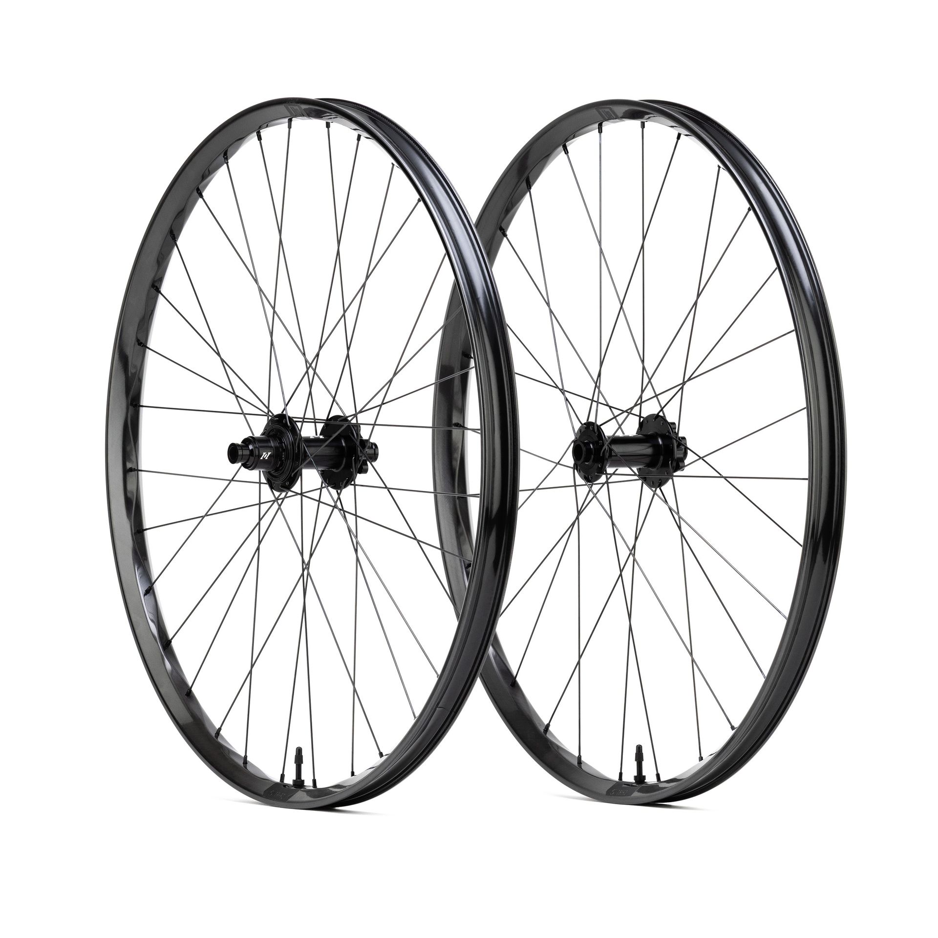 Industry Nine Triad CR 1/1, product shot
