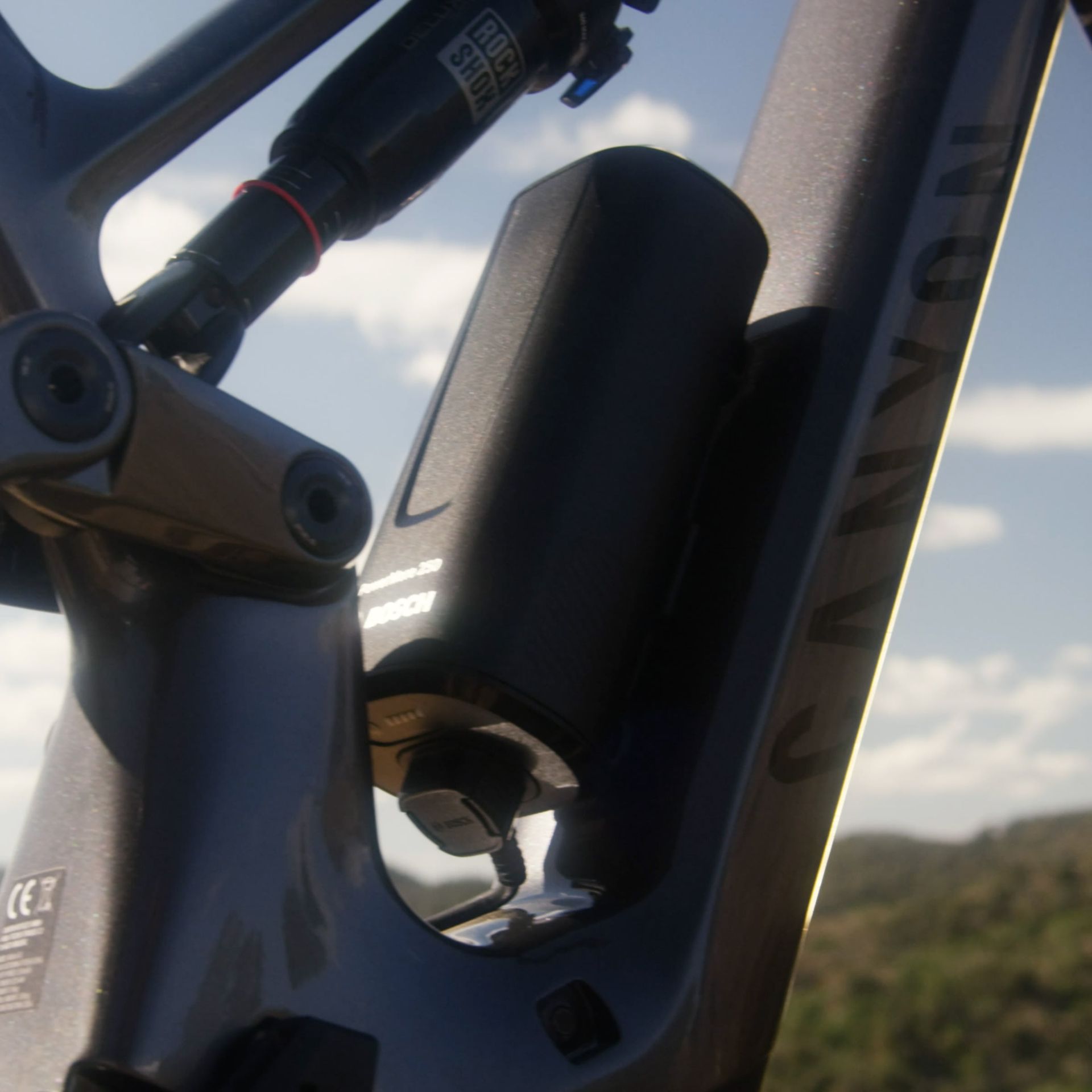 Canyon Neuron:ONfly CF 7 e-MTB, bosch compact tube detail