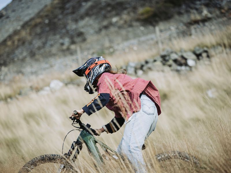 Merida eONE-EIGHTY FR 600 e-MTB, riding shot 4