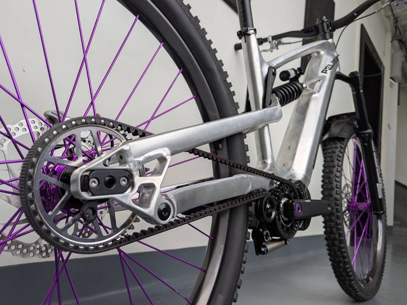 Aluminium e-MTB with Intradrive GD8 motor-gearbox and belt drive