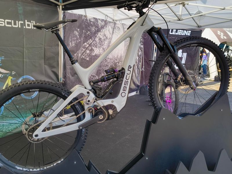 Obscur ENYX carbon e-MTB with Intradrive GD8 on display at Roc d'Azur 2026