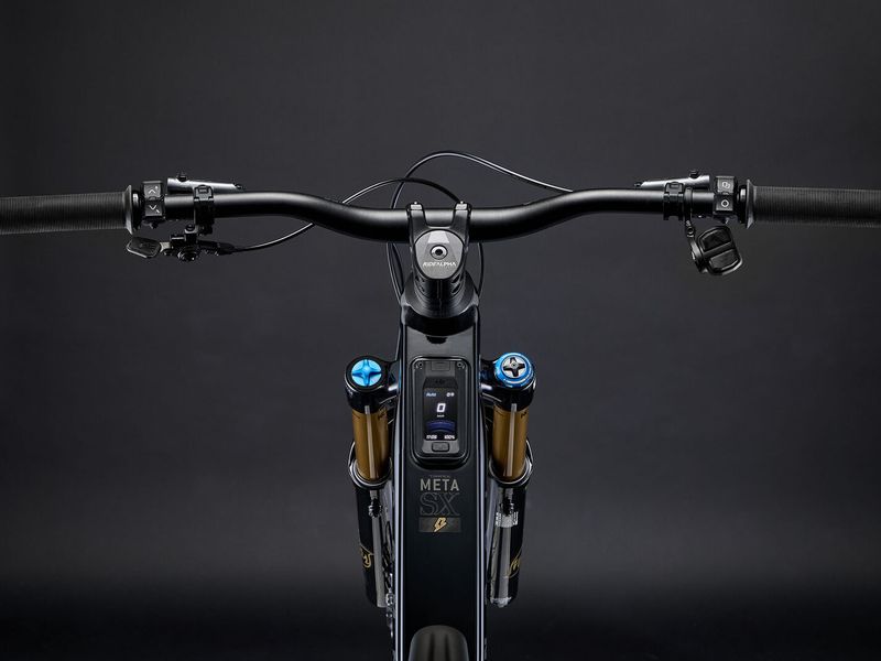 Commencal Meta Power SX Avinox Signature e-MTB, detail 4