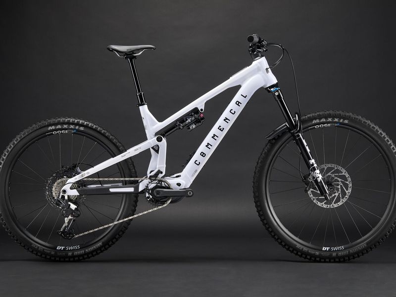 Commencal Meta Power SX Avinox Essential e-MTB, detail 1