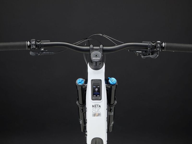 Commencal Meta Power SX Avinox Essential e-MTB, detail 4