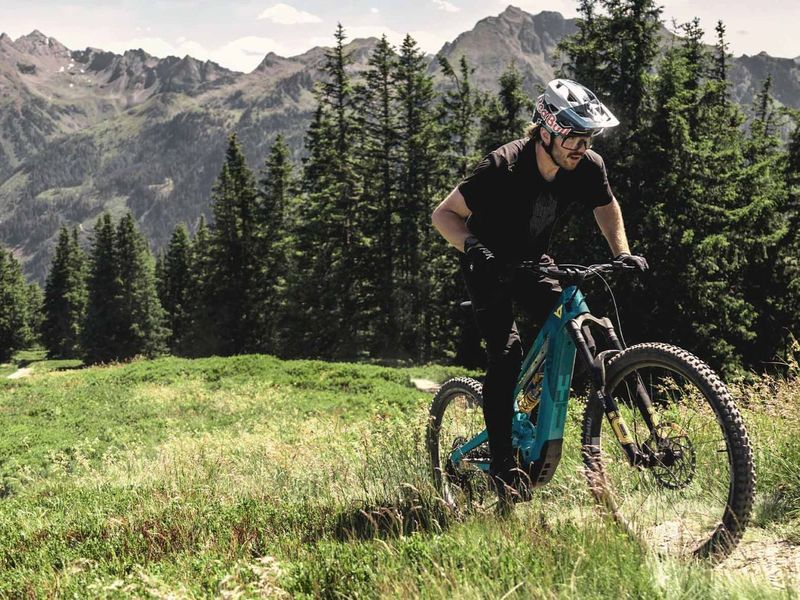 YT Industries Decoy Core 3 e-MTB, gallery shot 6