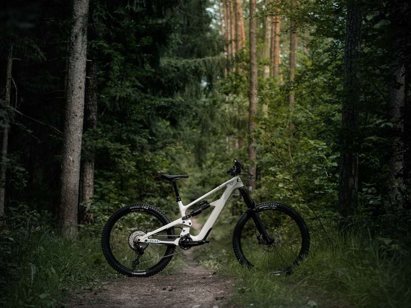 YT Industries Decoy SN Core 2 e-MTB, gallery shot 6