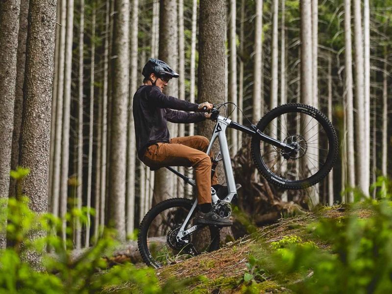 YT Industries Decoy X Core 3 e-MTB, gallery shot 7