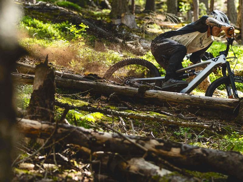 YT Industries Decoy X Core 3 e-MTB, gallery shot 8