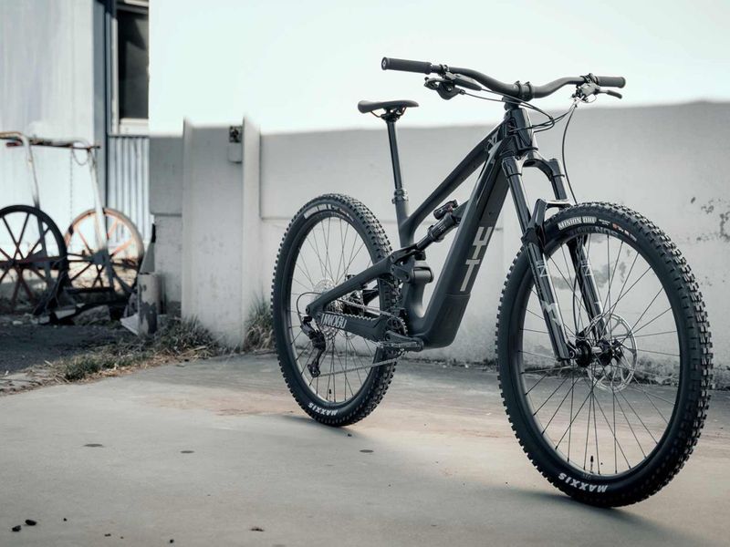YT Industries Decoy SN 29 Core 1 e-MTB, gallery shot 5