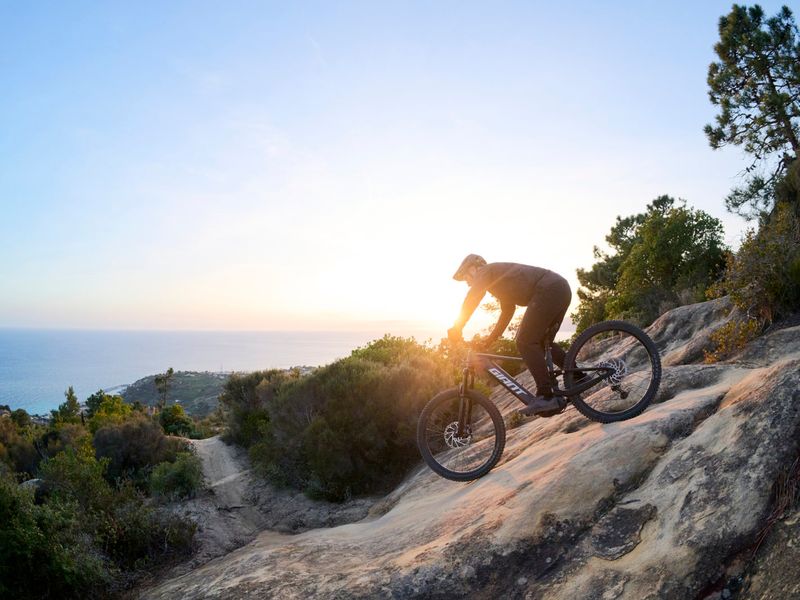 Giant Stance E+ 0 e-MTB, riding shot 1