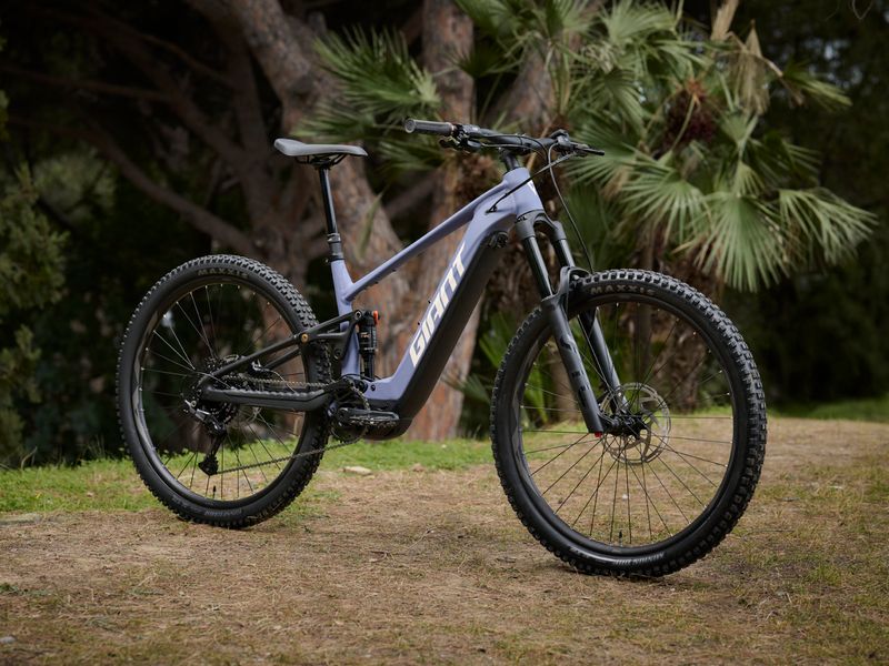 Giant Stance E+ 2 e-MTB, riding shot 2