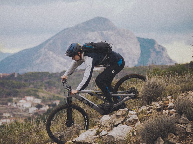 Husqvarna Light Cross LC5 e-MTB, riding shot 1