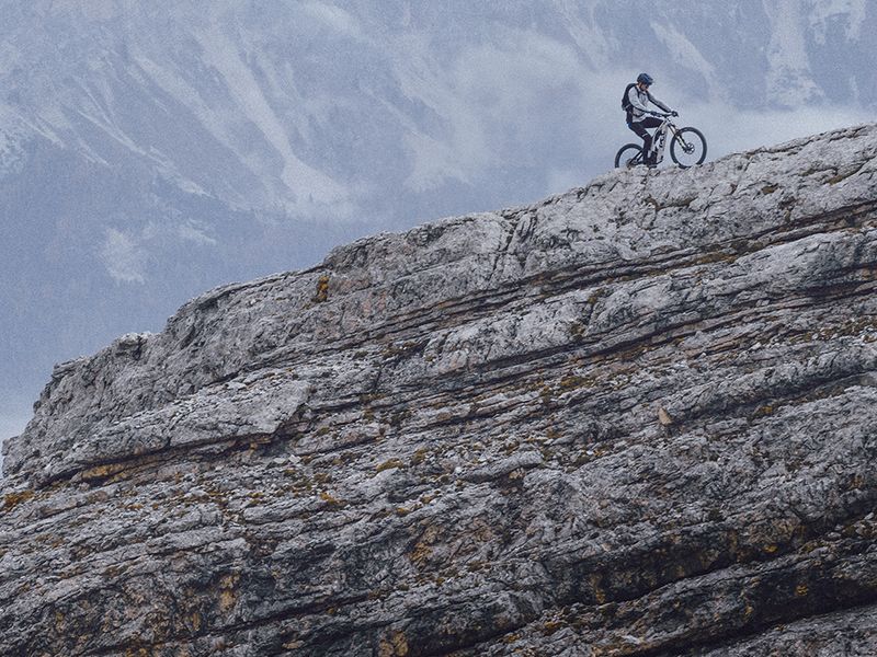 Husqvarna Mountain Cross MC3 e-MTB, riding shot 1