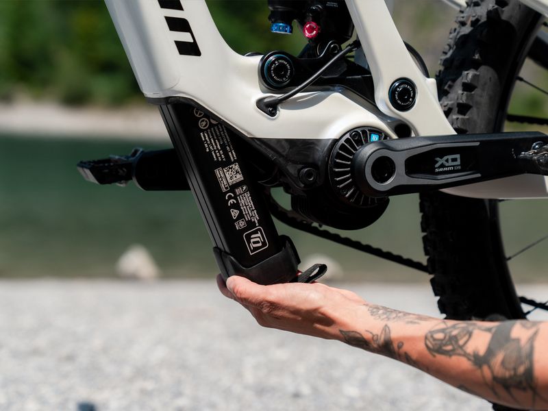 Propain Sresh SL Base e-MTB, riding shot 2