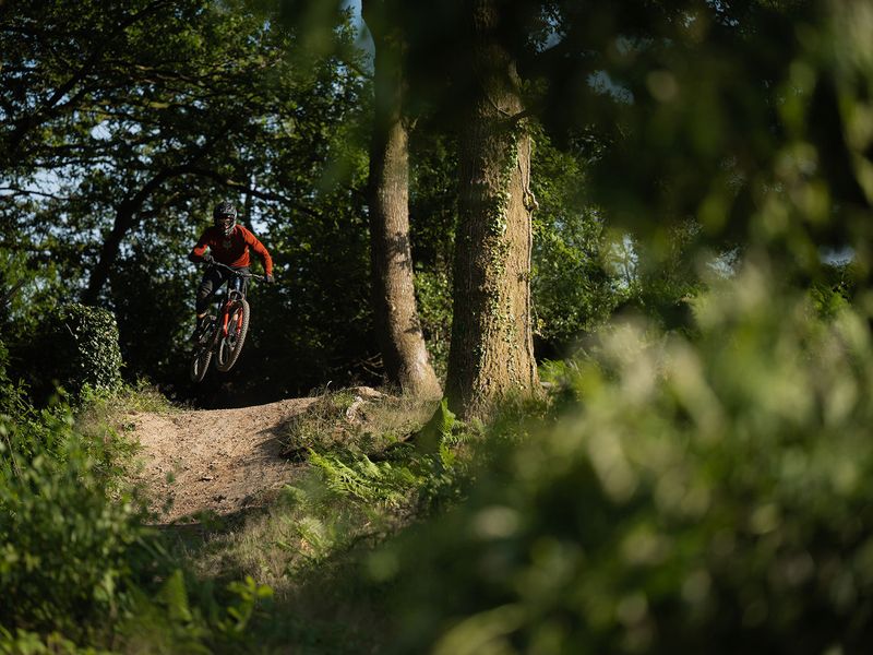 Whyte Karve EVO RSX e-MTB, riding shot 3
