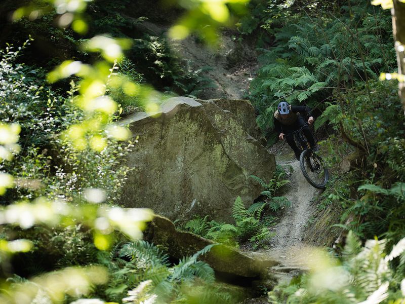 Whyte Karve RS e-MTB, riding shot (RSX) 3