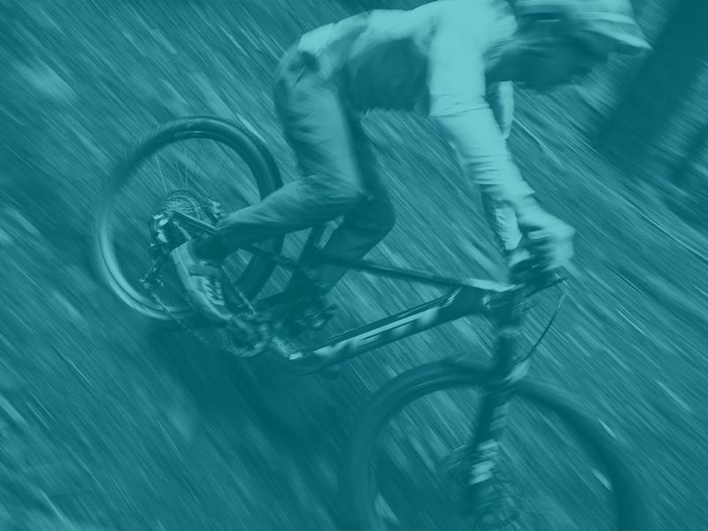 Yeti MTe X0 AXS e-MTB, riding shot 1