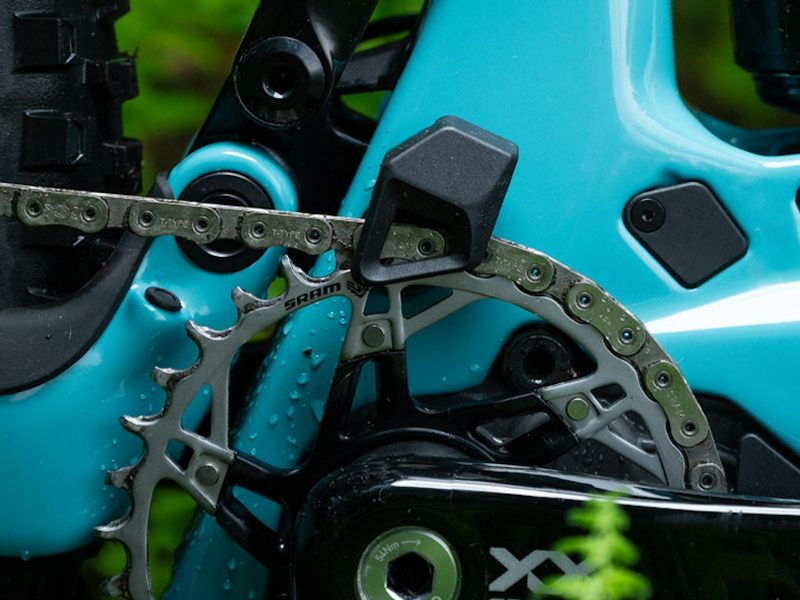 Yeti LTe 90 e-MTB, chainguide 4