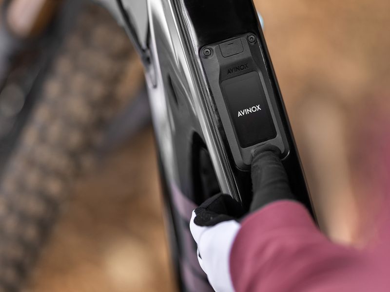 Pivot Shuttle AMP'd Team XX Eagle Transmission e-MTB, riding shot 4
