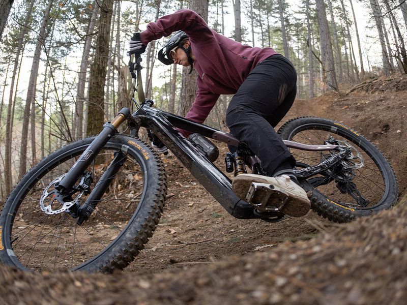 Pivot Shuttle AMP'd Pro X0 Eagle Transmission e-MTB, riding shot 1