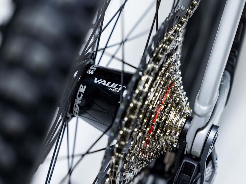 Devinci E-Troy Lite GX AXS 12s e-MTB, detail 5