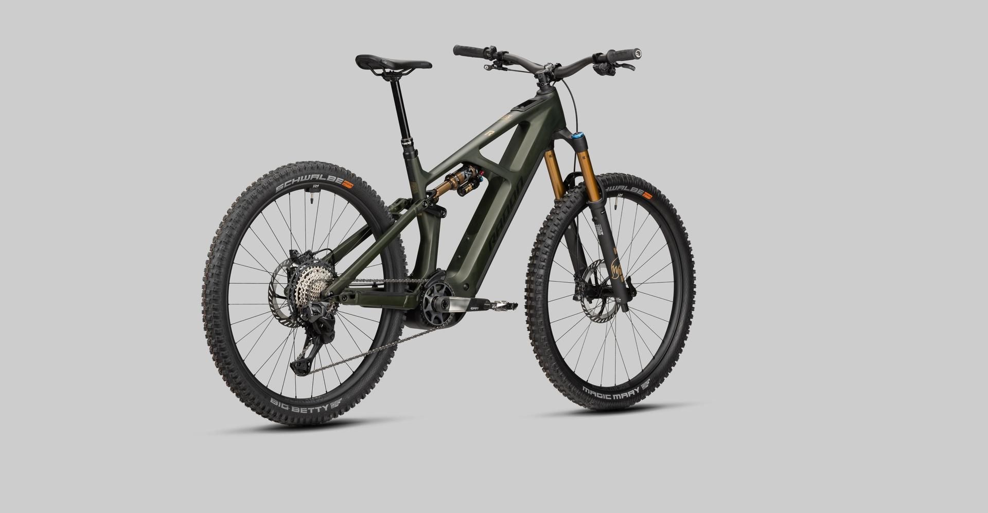 Radon Render 10.0 800 e-MTB, studio view 1