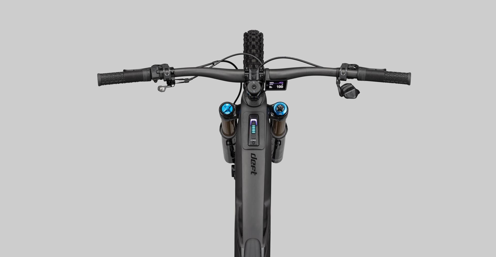 Radon Deft 10.0 800 e-MTB, studio view 2