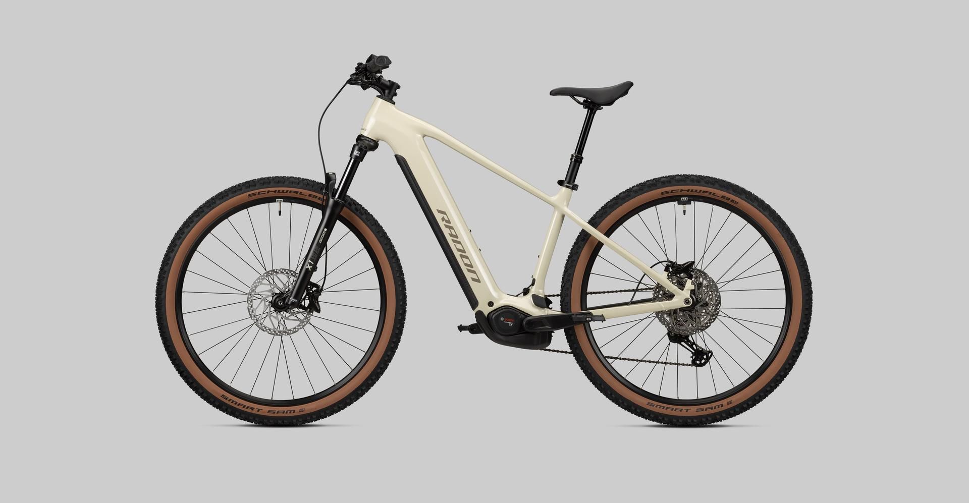 Radon Jealous Hybrid 8.0 800 e-MTB, studio view 2