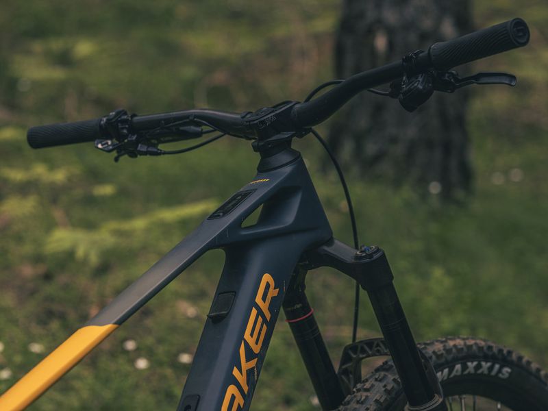 Mondraker Neat R frame and fork close-up