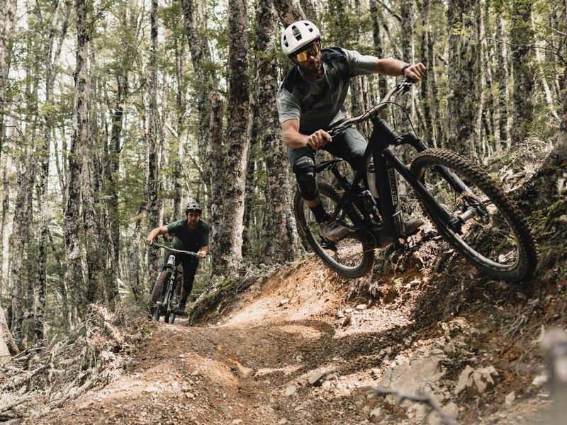 Pivot Shuttle LT Pro X0 Eagle Transmission e-MTB, riding shot 1