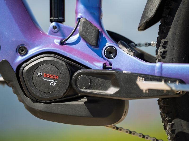 Cube Stereo Hybrid ONE44 Pro 800 e-MTB, riding shot 3