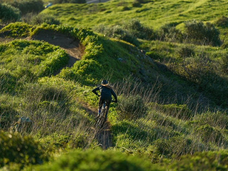 Cube Stereo Hybrid ONE44 HPC Pro 800 e-MTB, riding shot 1
