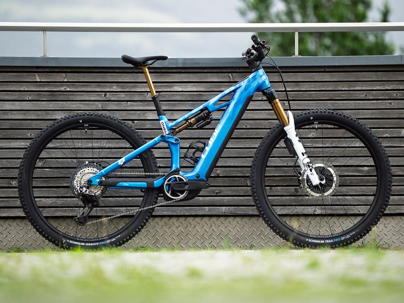 Cube Stereo Hybrid ONE44 HPC AT 800 e-MTB, riding shot 2