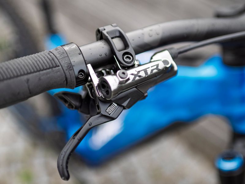 Cube Stereo Hybrid ONE44 HPC AT 800 e-MTB, riding shot 3