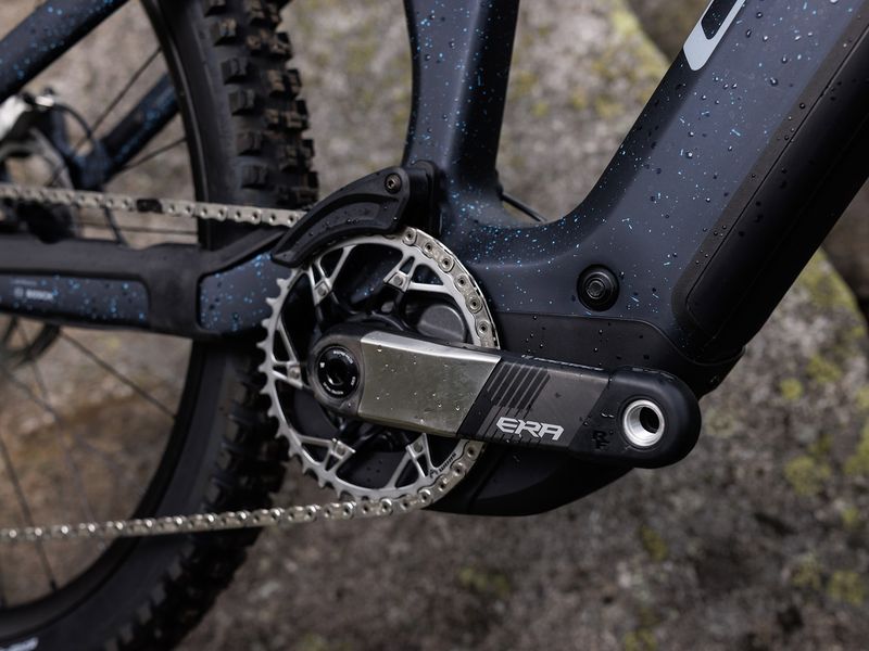 Cube Stereo Hybrid ONE77 HPC SLT 800 e-MTB, riding shot 3