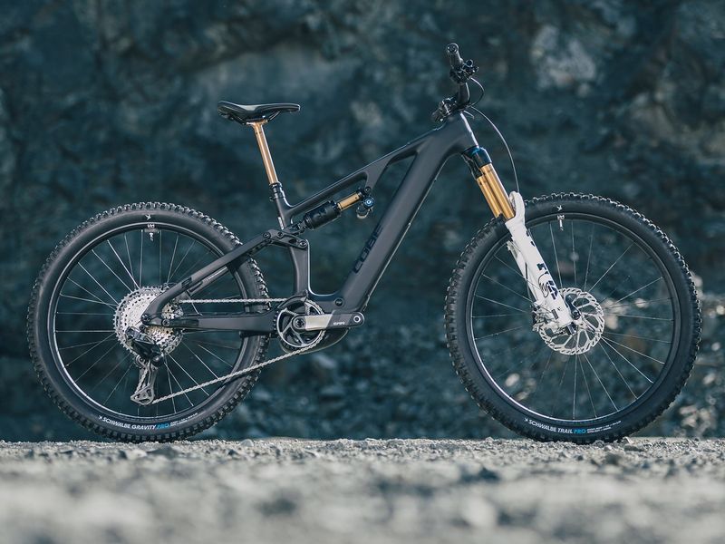 Cube AMS Hybrid 177 C:62 AT 600X e-MTB, riding shot 2