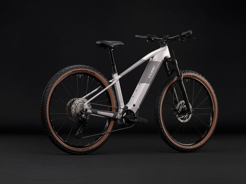 Cube Reaction Hybrid Pro 800 e-MTB, studio shot 5