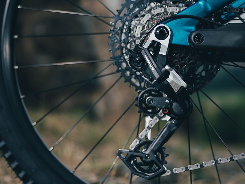 Cube Stereo Hybrid ONE44 HPC EXC 800 e-MTB, riding shot 2